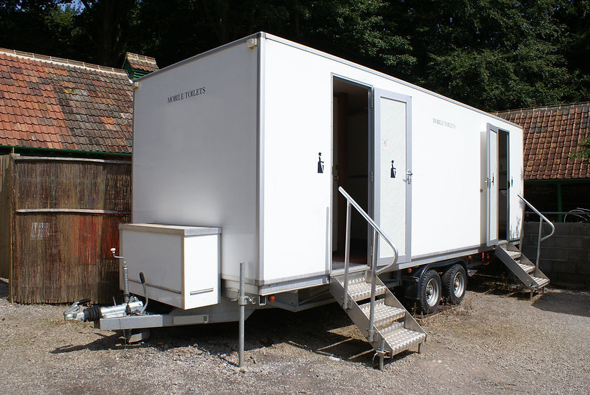Mobile portable public toilet
