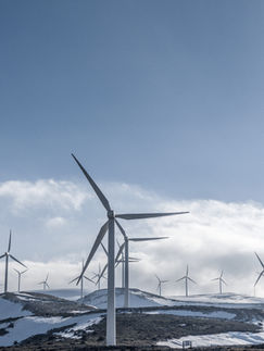 Nova Tecnologia Norueguesa Pode Reduzir Riscos de Gelo em Aeronaves, Drones e Turbinas Eólicas