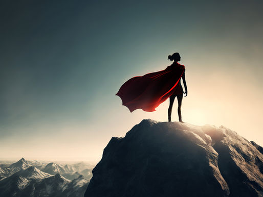 Une personne se tenant droite et confiante sous un regard insistant (symbolisé par des ombres ou des silhouettes floues), mais avec une expression sereine et déterminée.
