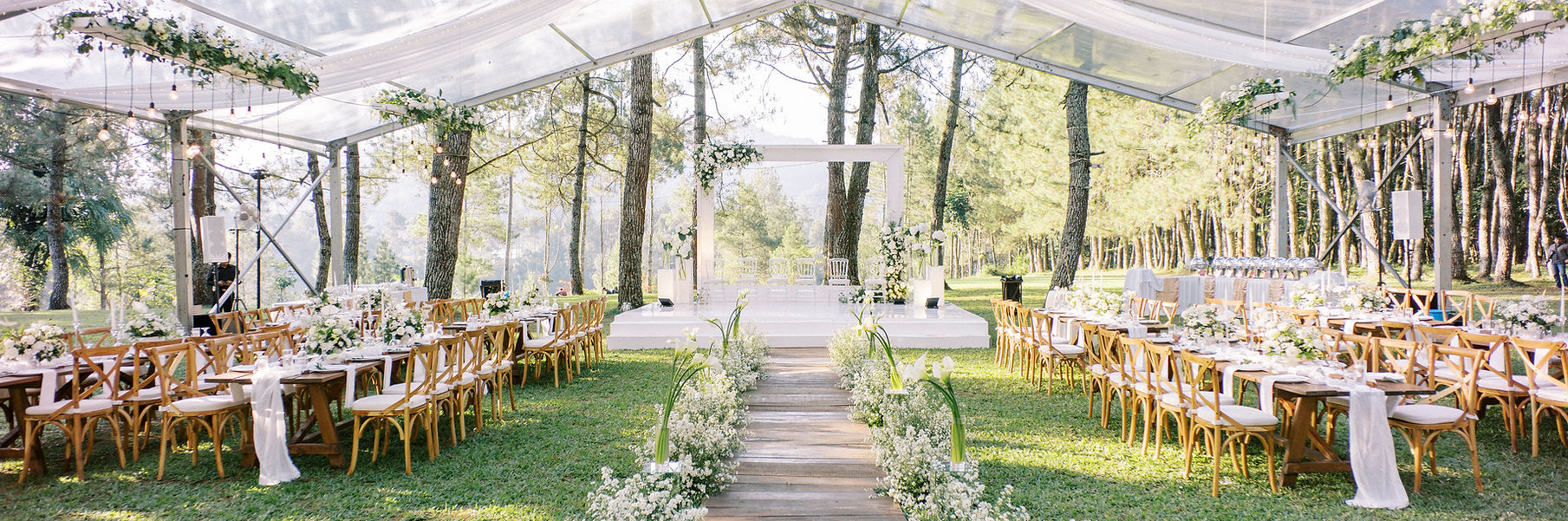 Outdoor wedding reception setup