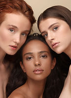 Portrait d'un trio diversifié