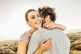 Abrazo de parejas