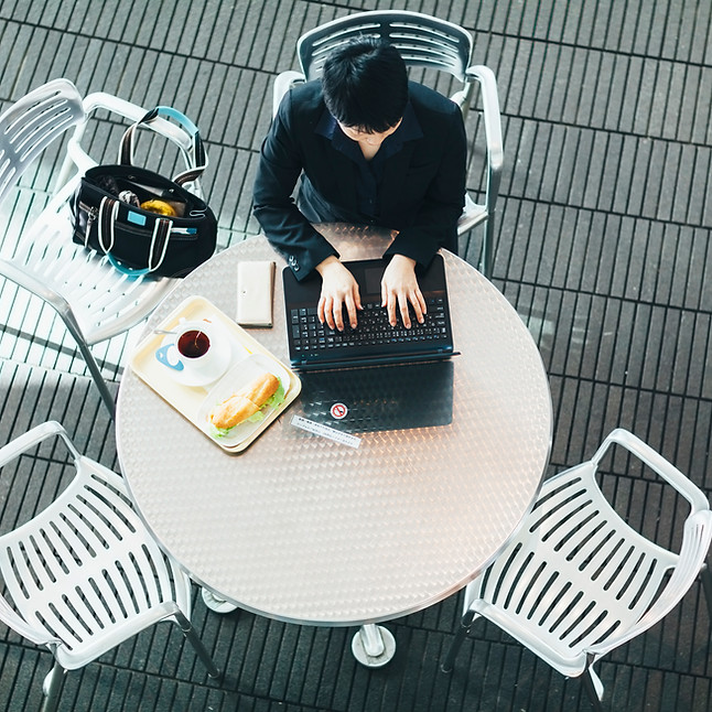 仕事の合間のランチタイム