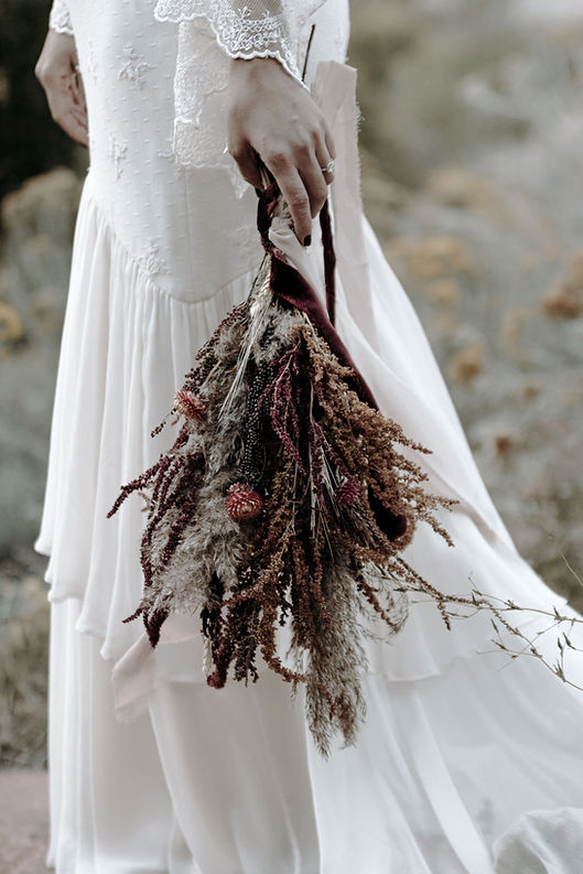 Bride with rustic bouquet
