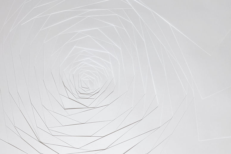 Spirale blanche géométrique