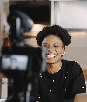 Happy Vlogger