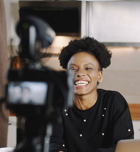 Happy Vlogger