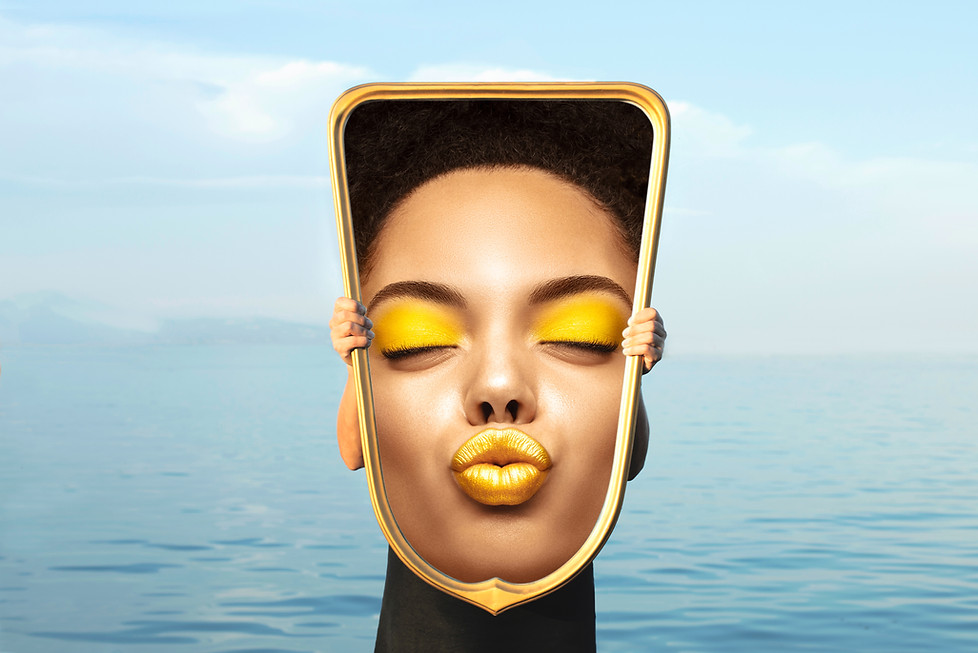 Surrealer Gesichtsspiegel
