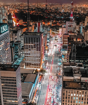 Vista noturna da cidade