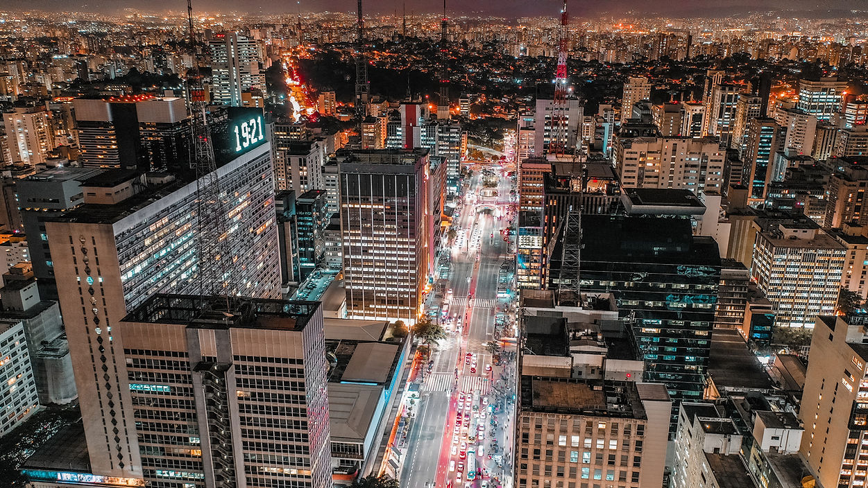 Vista noturna da cidade