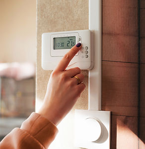 Adjusting Thermostat Setting