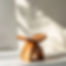 Tabouret sculptural en bois