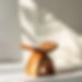 Tabouret sculptural en bois