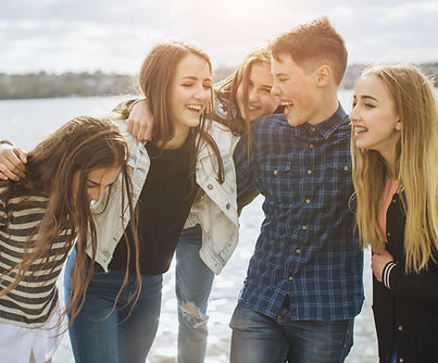 Joyeux groupe d’amis