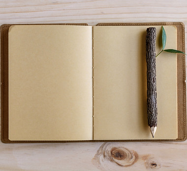 Holz Bleistift und Notizbuch