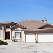 Single-storey house with driveway