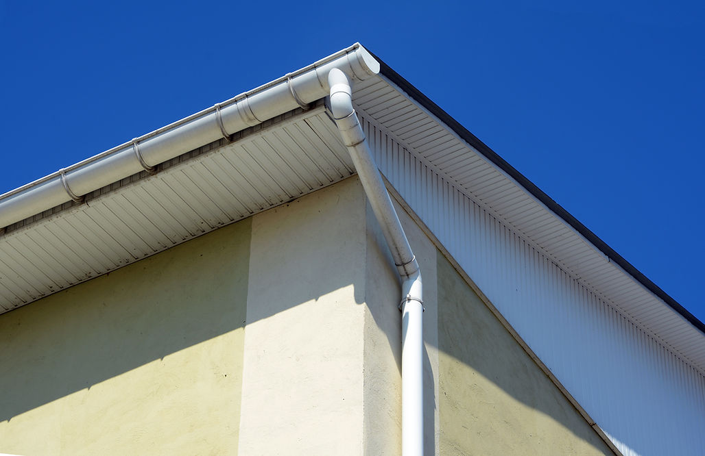 Newly installed fascias and soffits with rain gutter