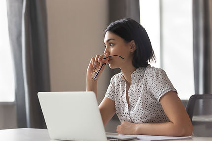 Psychothérapie en ligne pour adultes, couples et expatriés français effectuée à distance en visio
