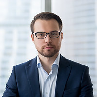 Homme d'affaires avec des lunettes