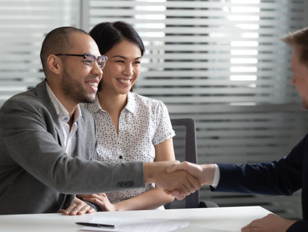 8 Advantages of Working with a Virtual Assistant vs. an In-House Assistant
