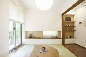 自然光の差し込む部屋