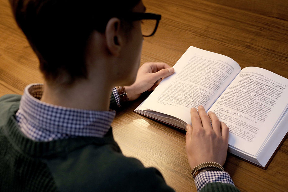Leyendo un libro