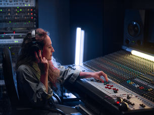 Pourquoi l'Intelligence Artificielle ne Peut Pas Réaliser un Mixage et un Mastering comme un Humain