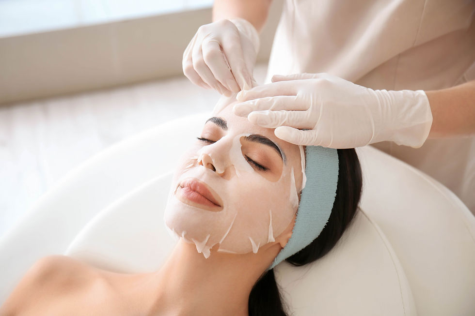 Aplicação de máscara facial