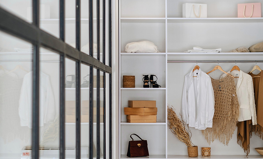 Moderner Kleiderschrank