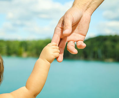 Eltern- und Kindhände