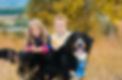 Enfants avec un chien