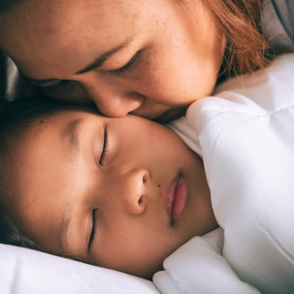 Descubre las señales de desequilibrio hormonal que muchas mujeres ignoran. Tu cuerpo habla, la endocrinología responde.