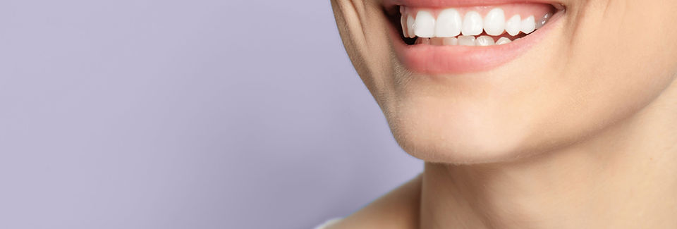 Mulher sorridente em close-up