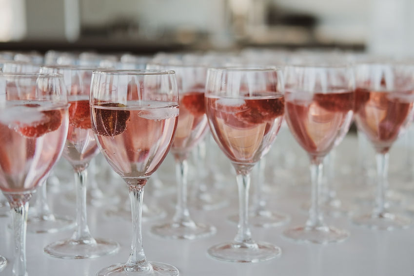 Verres à vin rosé