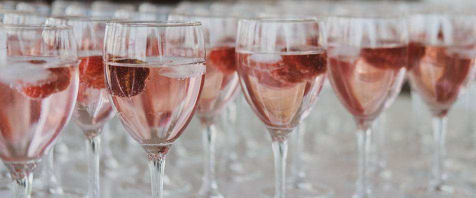 Verres à vin rosé