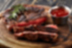 Fleisch auf einem Schneidebrett