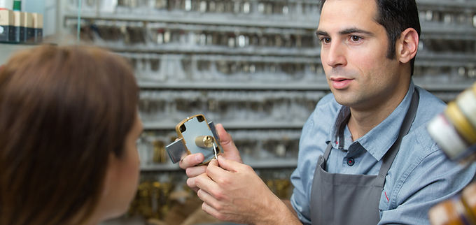 Locksmith Explaining Lock