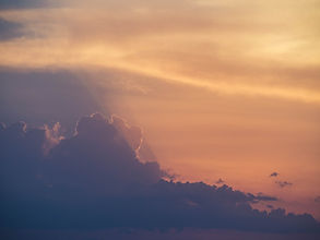 nuvens e pôr do sol