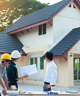 Arquitectos que planean una casa