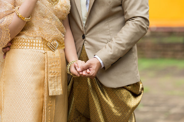 Bride and Groom in Thai tradition costume