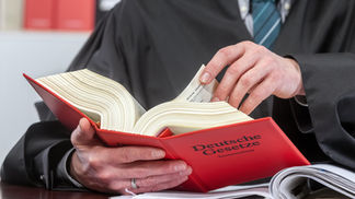 PC 587: Injure or Obstruct Railroad Tracks: Law & Defense. Criminal Defense Lawyers Explain CA Penal Code 587.