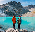 Händchenhaltend an einem See