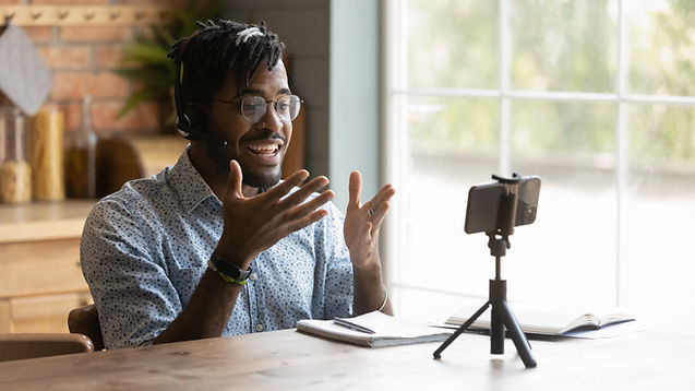Vlogger Recording Tutorial Video