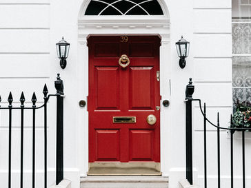 Cash Conundrum: Small Investors Thrive as Big Buyers Retreat