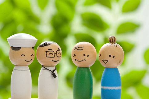 医療スタッフと老夫婦イメージ