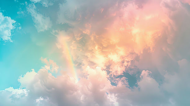 Arc-en-ciel au milieu des nuages