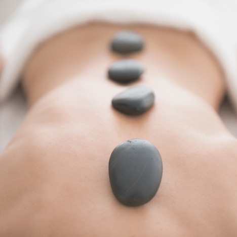 Heiße Steinmassage