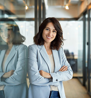 Rollen som rektor förändras i snabb takt. I takt med att juridik, ekonomi och HR tar större plats har skolledaren förflyttats från klassrummet till kontoret. Är vi på väg mot en framtid där rektor 2025 i första hand är en vd – och i andra hand pedagog?