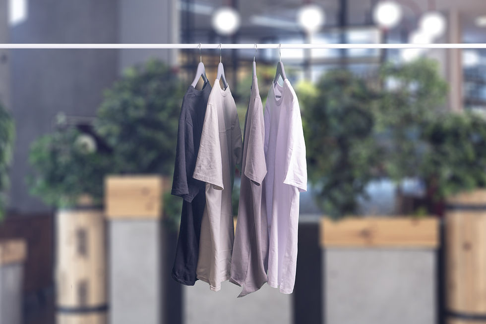 T-shirts suspendus