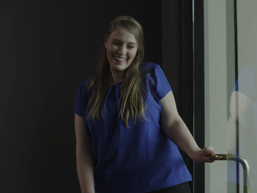 “Digitale Revolution in der Bewerbung: Wie KI und Lebenslauf-Generatoren den Karriereweg ebnen”